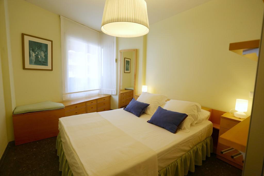 Apartamentos Alquihouse Vilafortuny 坎布里尔斯 客房 照片
