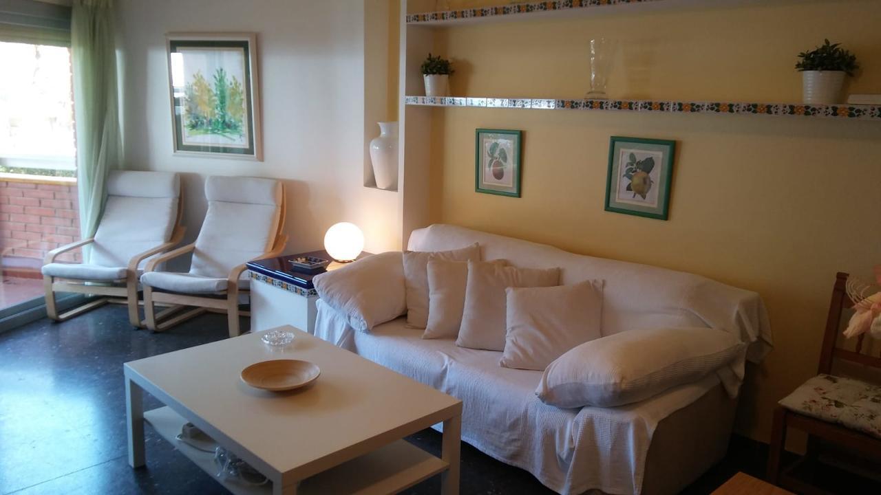 Apartamentos Alquihouse Vilafortuny 坎布里尔斯 外观 照片