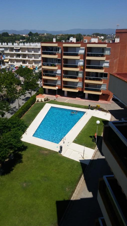 Apartamentos Alquihouse Vilafortuny 坎布里尔斯 外观 照片