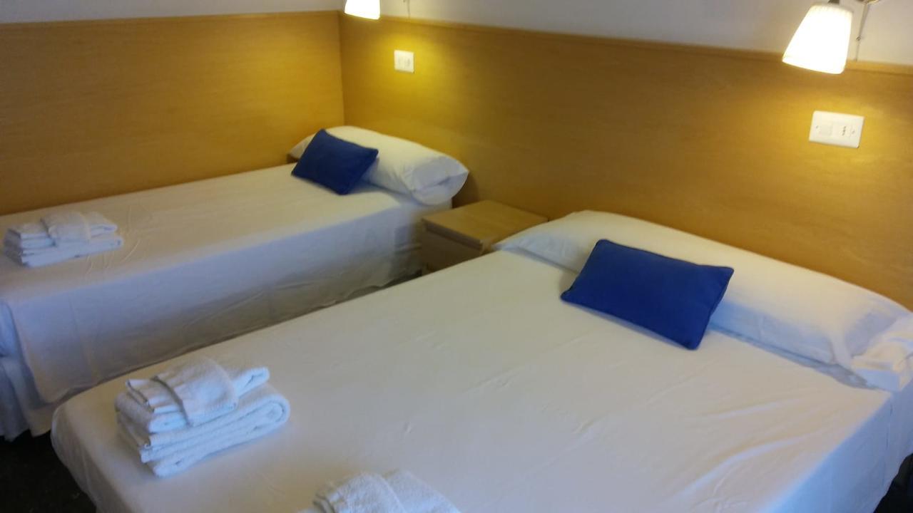 Apartamentos Alquihouse Vilafortuny 坎布里尔斯 外观 照片
