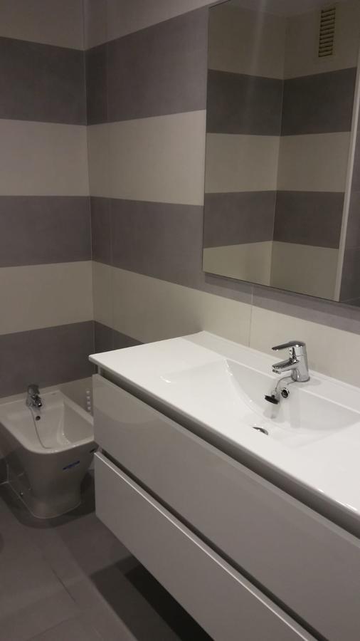 Apartamentos Alquihouse Vilafortuny 坎布里尔斯 外观 照片